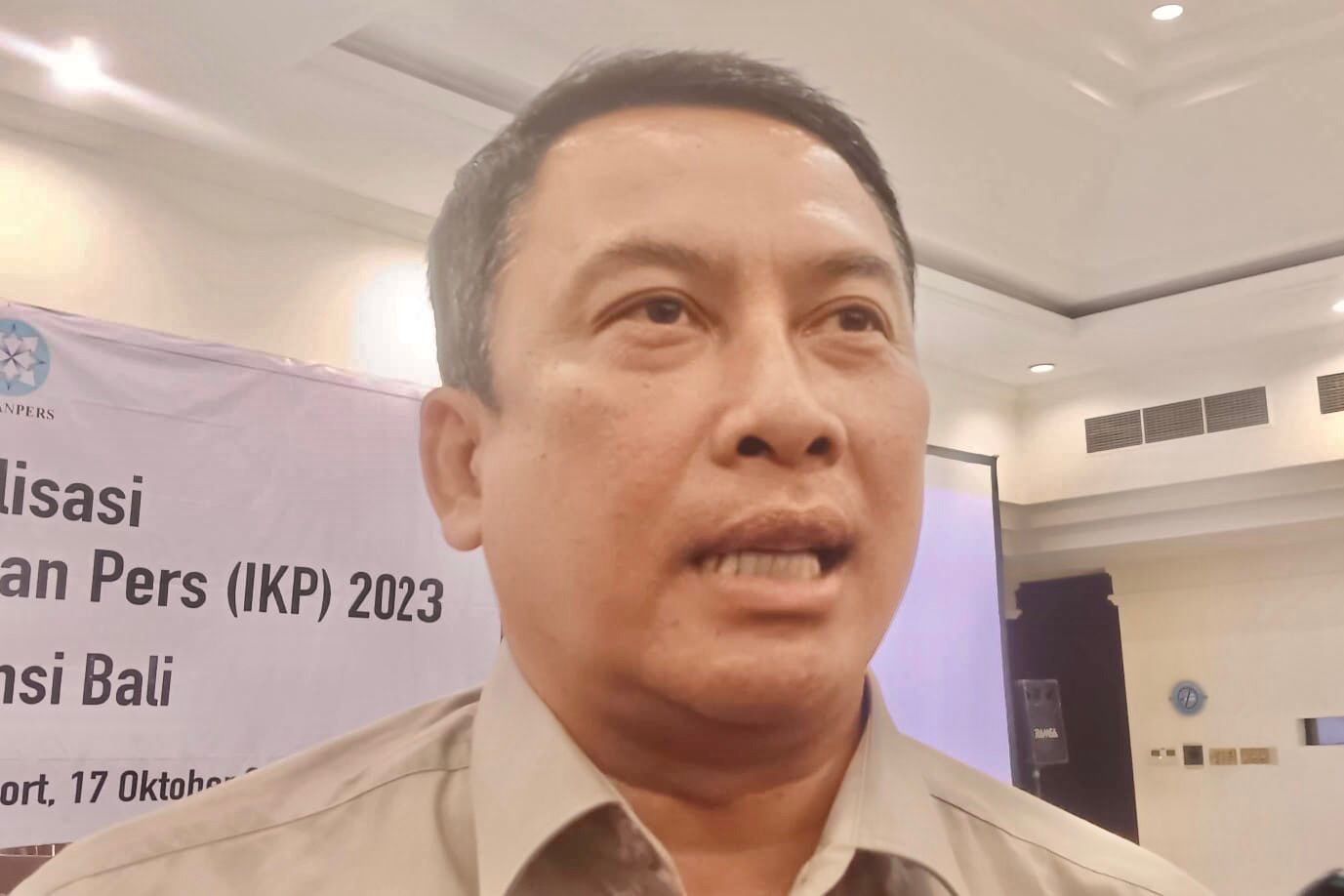 Wakil Ketua Dewan Pers, Agung Dharmajaya ditemui saat acara sosialisasi Indeks Kemerdekaan Pers (IKP) Hotel Mercure Sanur, Denpasar, Selasa (17/10/2023). Sumber Foto: Wacanabali.com