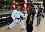 Tanamkan Jiwa kedisiplinan, Pj. Gubernur Sulbar Prof. Zudan Latih ASN Karate