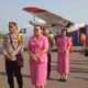 Kapolda Nusa Tenggara Timur (NTT), Irjen Pol. Drs. Johni Asadoma, M.Hum didampingi Ketua Bhayangkari NTT, Ny. Vera C.S. Asadoma saat tiba di Bandara Gewayan Tanah Larantuka, Foto : Dokumen Harianwarga.id