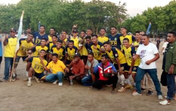 Pose bersama skuat PS Atom usai menyingkirkan Gawat Fc di laga Perempat Final Wanted Cup V Lembata 2023, Foto : Dokumen Harianwarga.id