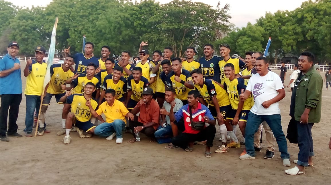 Pose bersama skuat PS Atom usai menyingkirkan Gawat Fc di laga Perempat Final Wanted Cup V Lembata 2023, Foto : Dokumen Harianwarga.id