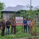 Kepala Kejaksaan Negeri Lembata, Yupiter Selan, S.H., M.Hum ketika berkunjung ke Kantor Panitia Pengawasan Pemilihan Umum (Panwaslu) Kecamatan Nagawutung dalam rangka Monitoring. (Foto: Dikson Deona)