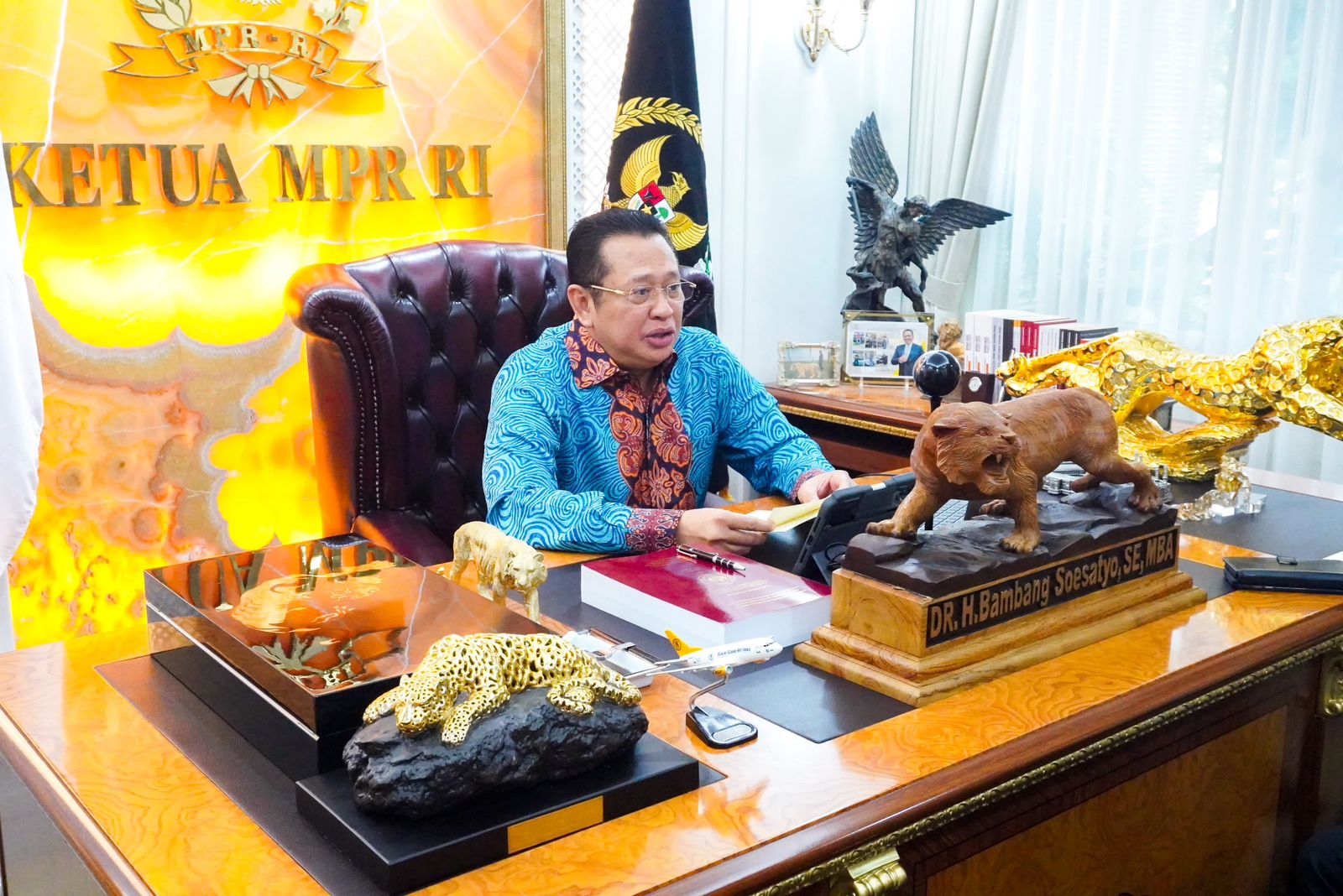 Ketua MPR RI sekaligus Wakil Ketua Umum Partai Golkar dan Ketua Dewan Pembina Kongres Advokat Indinesia (KAI), DR. H. Bambang Soesatyo, SE, MBA. (Foto: Harianwarga.id)