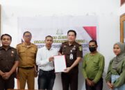 Kejari Flores Timur Hentikan Perkara Pencurian Dengan Penerapan Restorative Justice