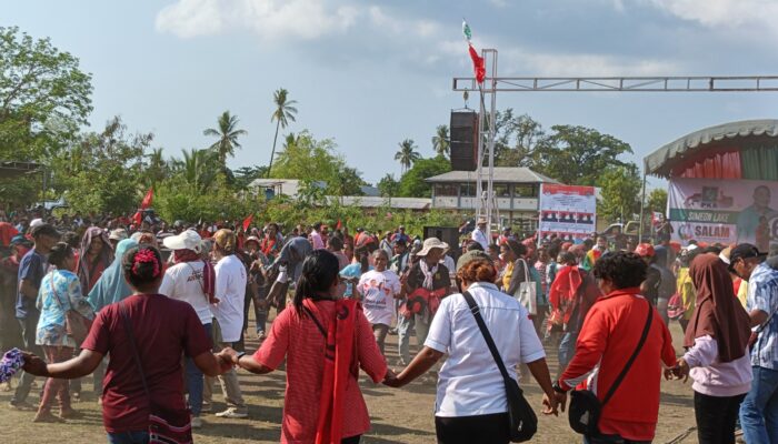 Ribuan Warga Ramaikan Kampanye Akbar SALAM, Terik Panas Matahari dan Debu Tak Jadi Penghalang