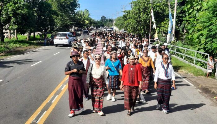 Pj Bupati Lembata Dukung Pemprov NTT Gelar Parade Tenun Serempak