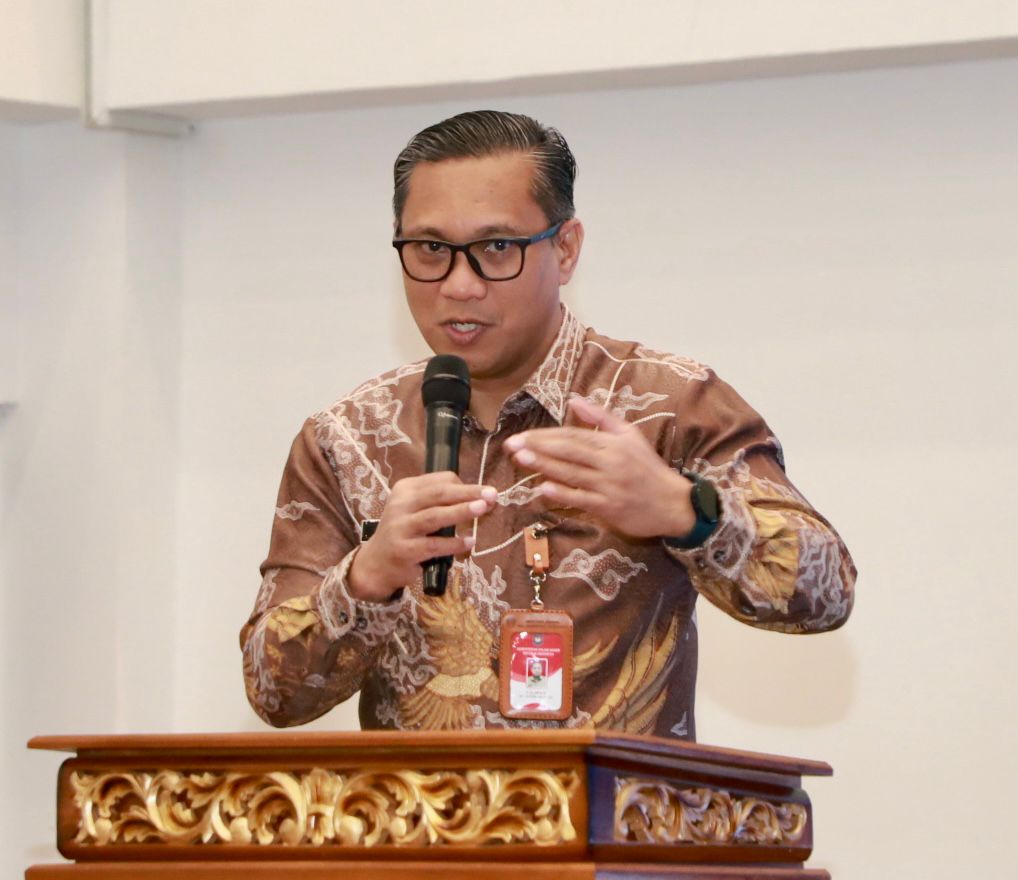 Pelaksana Harian (Plh) Direktur Jenderal (Dirjen) Bina Administrasi Kewilayahan (Adwil) Kemendagri Amran. (Foto: Harianwarga.id)