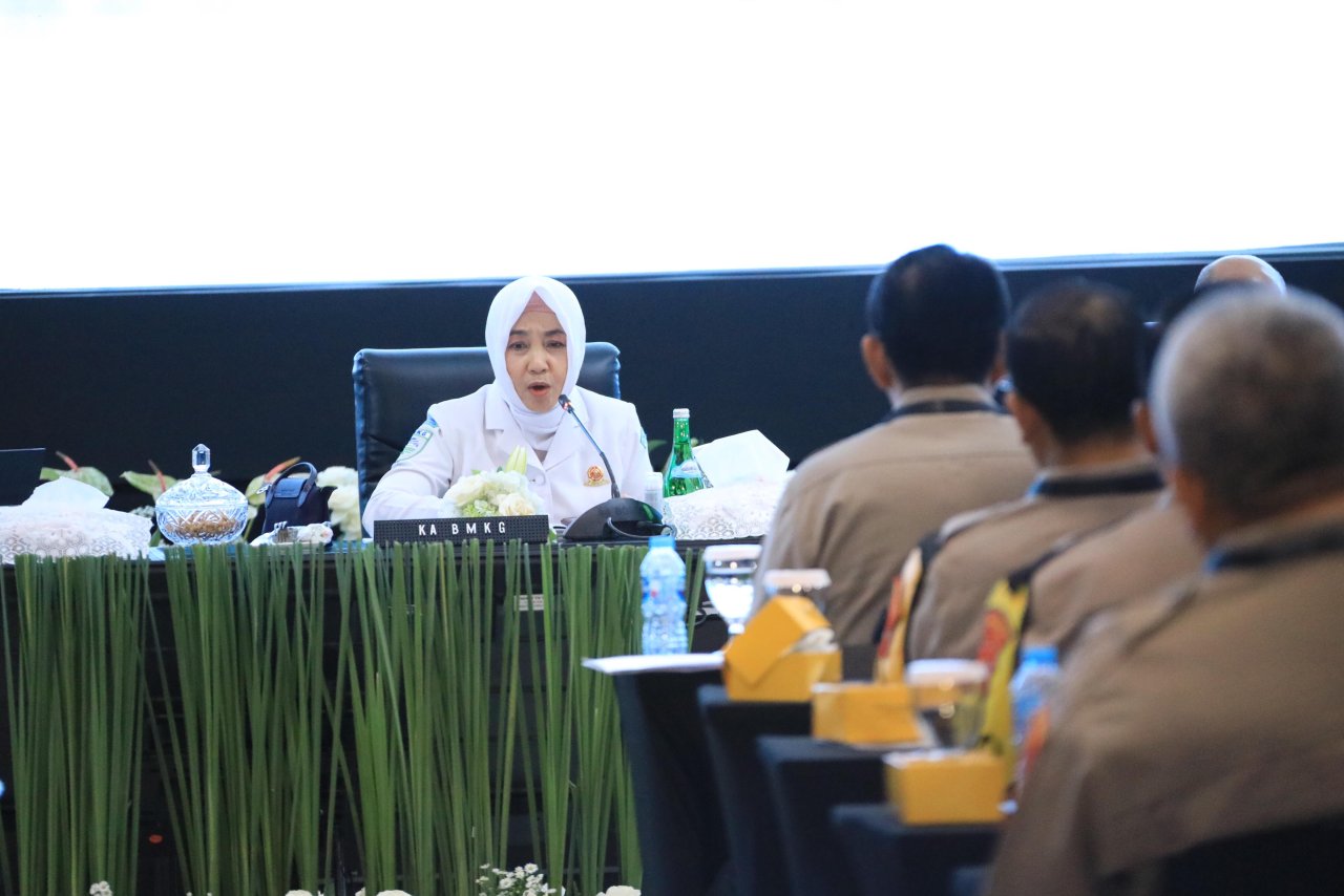 Plt. Kepala Badan Meteorologi, Klimatologi, dan Geofisika (BMKG), Dwikorita Karnawati. (Foto: Harianwarga.id)