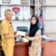 Wakil Bupati Lembata, H. Muhamad Nasir, secara resmi melepas peserta Seleksi Tilawatil Qur’an dan Hadits (STQH) Nasional asal Kabupaten Lembata, Isna Ramadani, Selasa (30/09/2025). HARIANWARGA/Prokompim.