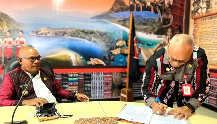 Bupati Lembata Teken Pakta Integritas Penyelesaian PAD 2025