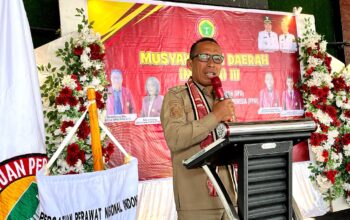 Wakil Bupati Lembata, H. Muhamad Nasir, secara resmi membuka Musyawarah Daerah (Musda) III Dewan Pengurus Daerah Persatuan Perawat Nasional Indonesia (DPD PPNI) Kabupaten Lembata. (Foto: Istimewa)
