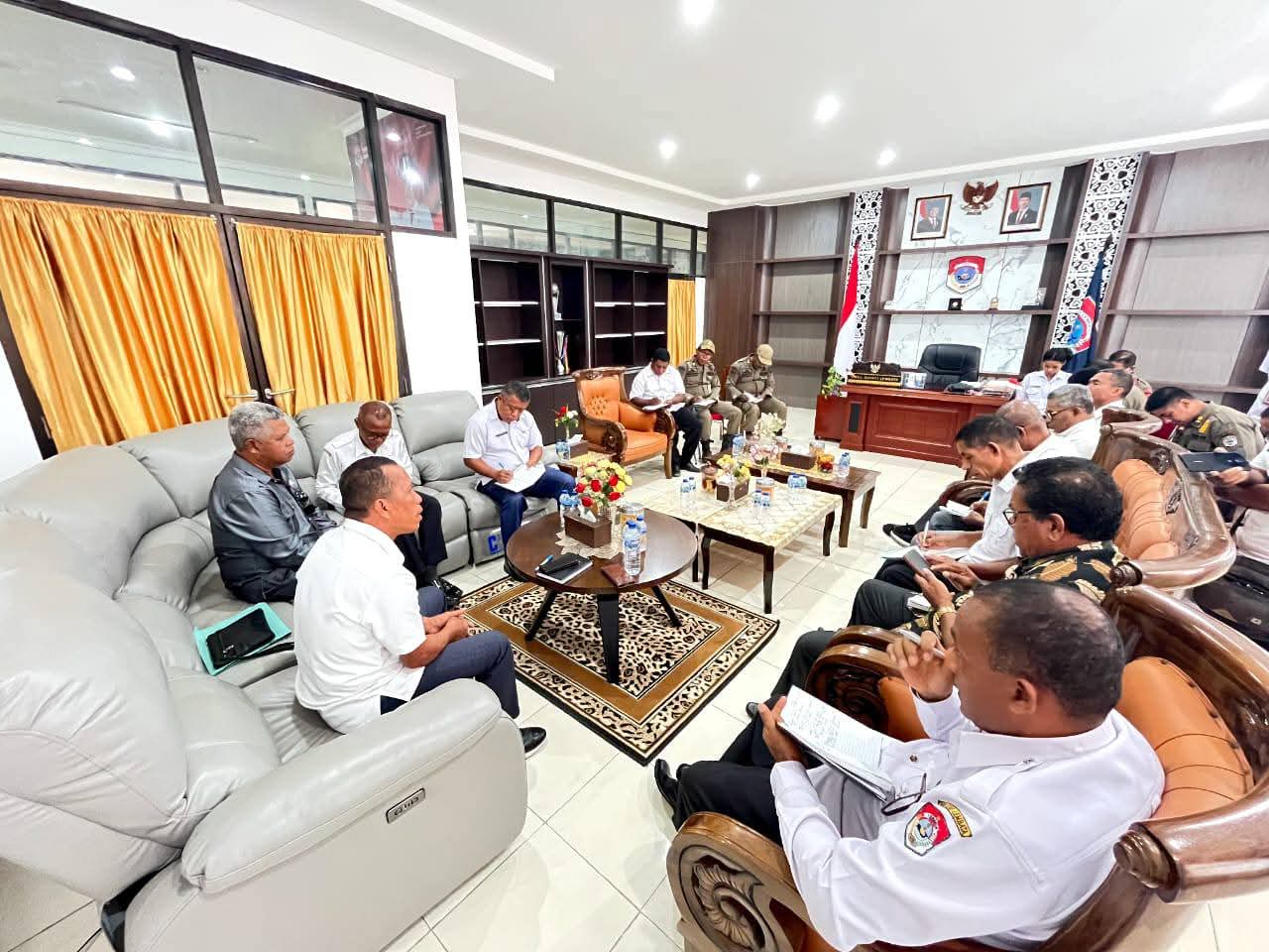 Pemda Lembata Gelar Ratas, Akurasi Data Jadi Sorotan Utama Wabup Nasir. Foto: Istimewa.