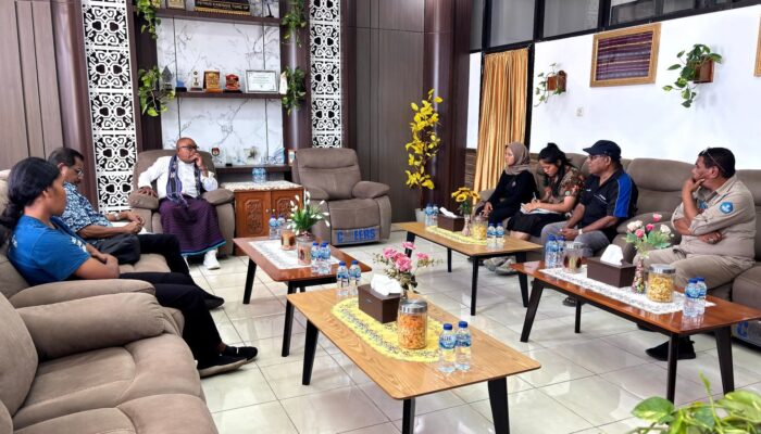 Bahas Pengembangan Ekonomi Biru di Desa Tapobaran, Bupati Lembata Terima Audiensi LSM Barakat dan Prof. Yopi Taum