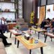 Bupati Lembata, P. Kanisius Tuaq, menerima audiensi dari LSM Barakat, Prof. Yopi Taum dari Universitas Sanata Dharma Yogyakarta, serta Kepala Dinas Pariwisata, Pemuda, dan Budaya (Porabud) Kabupaten Lembata di ruang kerjanya, Jumat (31/10/2025). Foto: Istimewa.