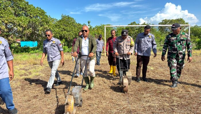 Hadiri Tanam Perdana Jagung di Desa Dua Wutun Loang, Bupati Kanis Tuaq: Awali Musim Tanam dengan Harapan Besar