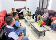Bupati Lembata, P. Kanisius Tuaq, S.P, bersama Wakil Bupati Lembata, H. Muhamad Nasir, S.Sos, didampingi Kepala Dinas Perikanan Kabupaten Lembata, Hadi Umar, S.Pd., M.T, beraudiensi dengan Tim Surveyor Kementerian Kelautan dan Perikanan (KKP) serta mahasiswa IPB University. Foto: Harianwarga/Van.