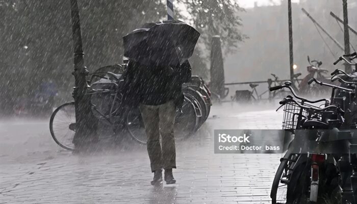 BMKG Peringatkan Cuaca Ekstrem di NTT hingga 14 Desember, Masyarakat Diminta Tetap Waspada