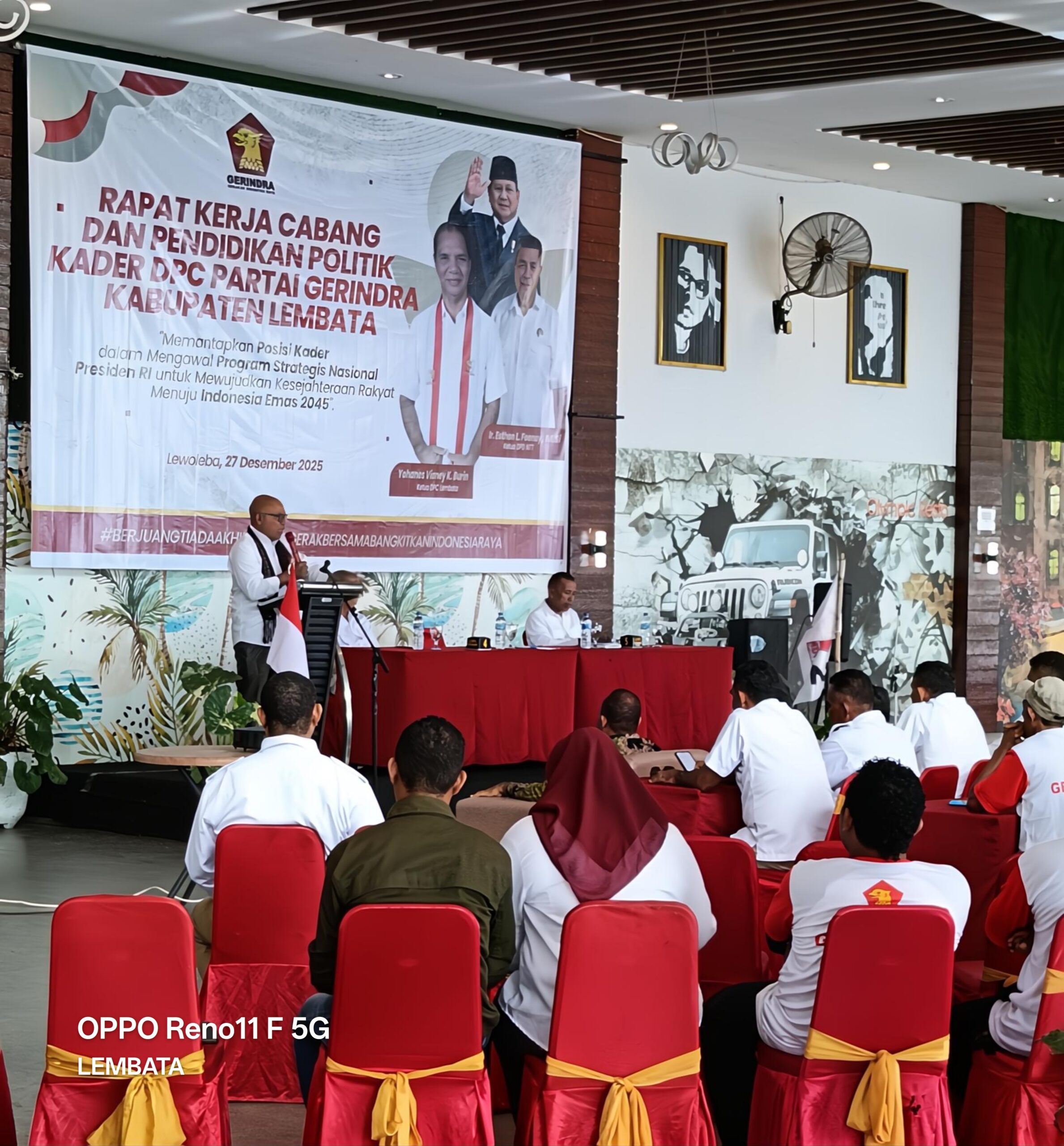 Bupati Lembata, Petrus Kanisius Tuaq dan Wakil Bupati Lembata, Muhammad Nasir menghadiri Rakercab dan Pendidikan Politik DPC Partai Gerindra Lembata. Foto: Harianwarga/VanN.