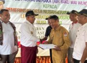 Bupati Lembata Resmikan Air Bersih dan Serahkan Aset Terbangun Wai Wuw ke Pemerintah Desa. Foto: Istimewa.