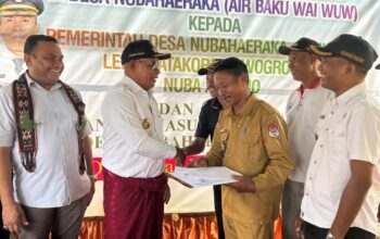 Bupati Lembata Resmikan Air Bersih dan Serahkan Aset Terbangun Wai Wuw ke Pemerintah Desa. Foto: Istimewa.