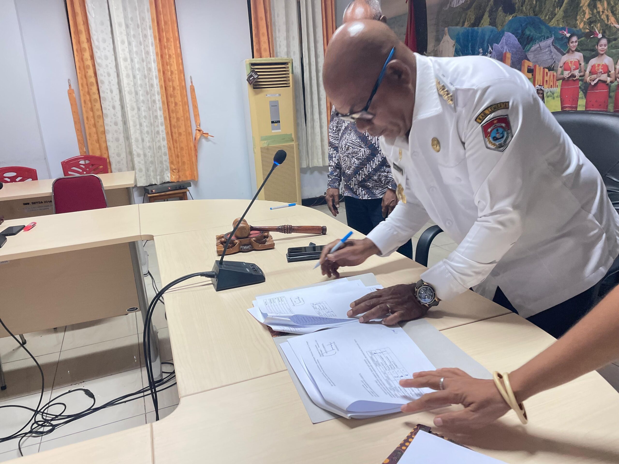 Di Pengujung 2025, Bupati Lembata Tetapkan APBD 2026. Foto: Harianwarga/Istimewa.