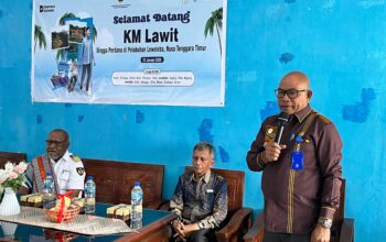 KM. Lawit Sandar Perdana di Lewoleba, Akses Maritim Kian Terbuka, Bupati Kanis: Lembata Jadi Destinasi Wisata. Foto: Istimewa.