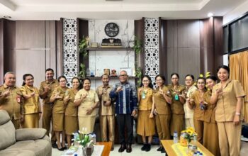 Bupati Lembata Terima 11 Tenaga Kesehatan dari Tugas Belajar, Tegaskan Pentingnya Peningkatan Kualitas Pelayanan. Foto: Istimewa.