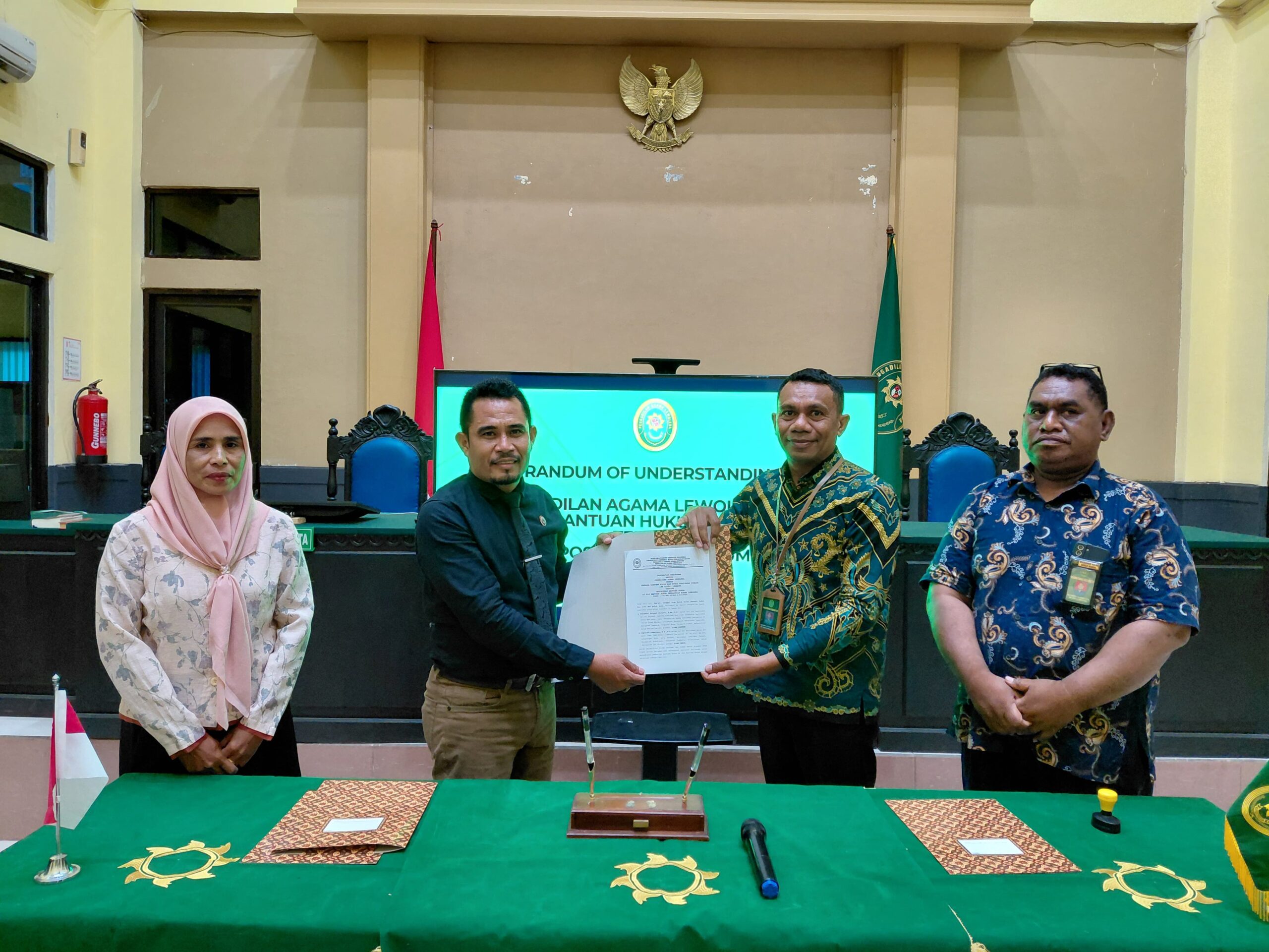 LBH SIKAP di Percaya Pengadilan Agama Lewoleba layani Posbakum. Foto: Istimewa.