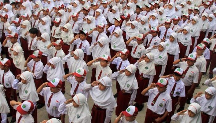 Hari Pertama Masuk Sekolah di 2026, Kemendikdas Minta Pelajar Lakukan Hal Ini di Pagi Hari