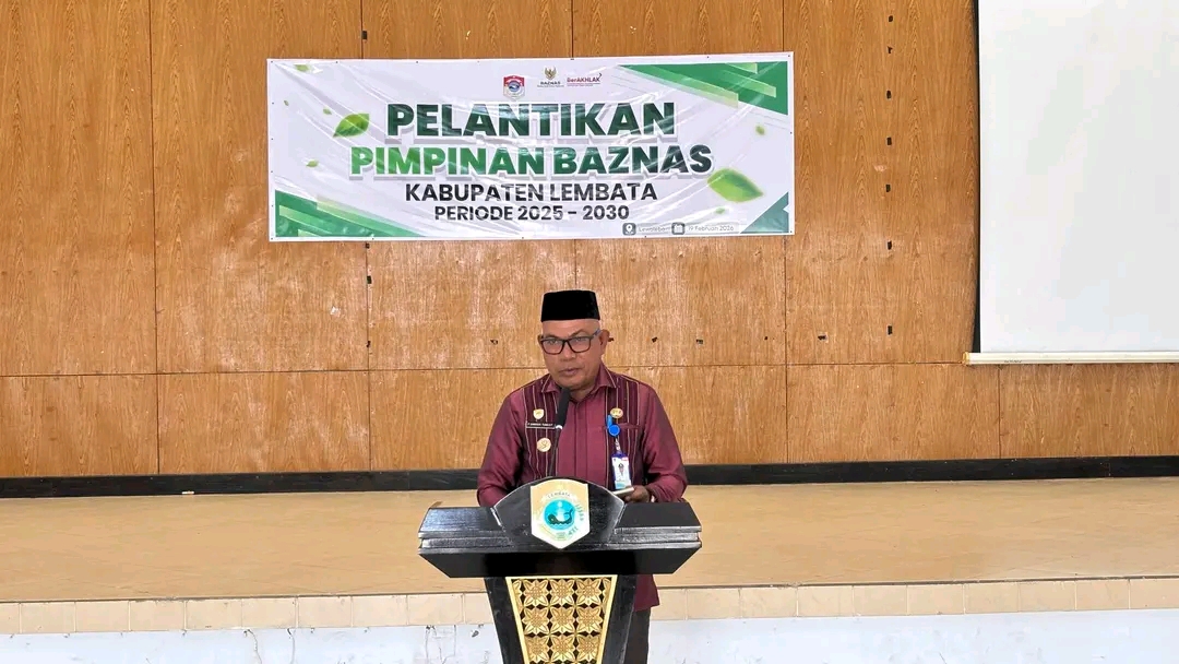 Bupati Lembata, Kanisius Tuaq memberikan sambutan dalam acara pelantikan Pengurus BAZNAS Kabupaten Lembata Periode 2025–2030. Foto: Istimewa.