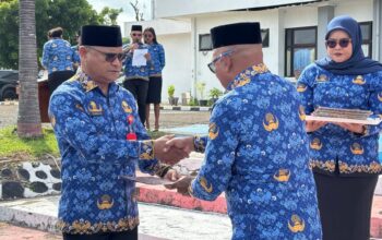 Pemkab Lembata Serahkan SAKIP Award kepada 36 Penerima. Foto: Istimewa.