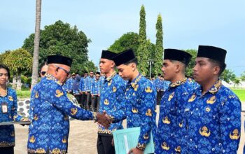 Bupati Lembata Serahkan SK CPNS dan Pengalihan Status ASN Pada Apel Kesadaran. Foto: Istimewa.