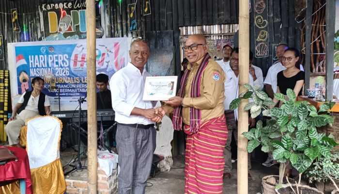 Alexander Taum; Informasi Ibarat Oksigen, Peran Pers Menyediakan Oksigen Yang Sehat Bagi Publik