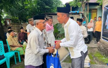Safari Ramadan ke-22, Wabup Lembata dan Kapolres Salurkan Bantuan Sembako bagi Umat Muslim. Foto: Istimewa.