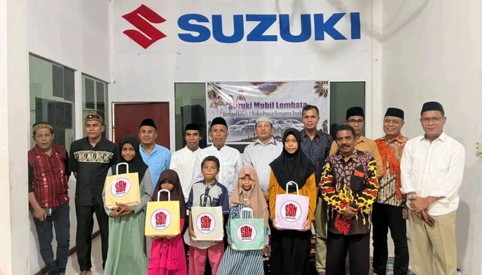Suzuki Mobil Lembata Gelar Buka Puasa Bersama dan Santunan 50 Anak Yatim