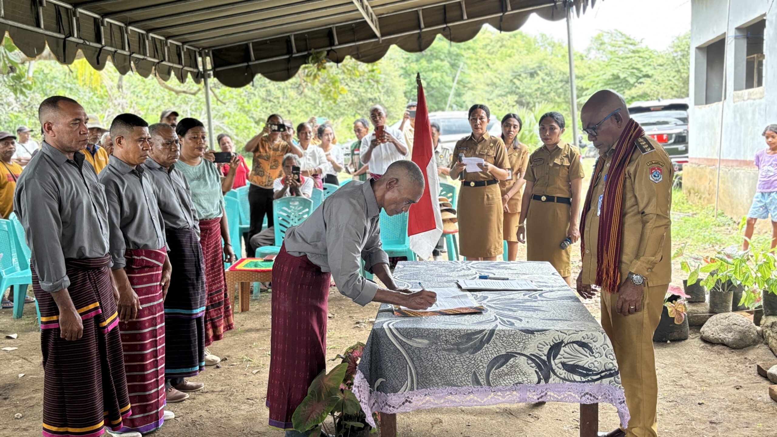 Pengukuhan P3A Waikomo: Bupati Lembata Dorong Irigasi Modern dan Transparan. Foto: Istimewa.
