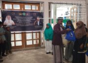 Safari Ramadhan MUI Lembata Bekerja Sama dengan Anggota DPR RI Julie Sutrisno Laiskodat Salurkan Ribuan Paket Sembako. Foto: Istimewa.