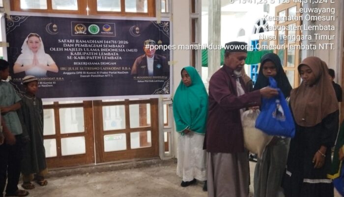 Julie Sutrisno Laiskodat Dukung Safari Ramadhan MUI Lembata dengan Bantuan Sosial