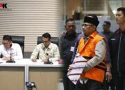 Mantan Menteri Agama Yaqut Cholil Qoumas ditahan KPK. Foto: Istimewa.