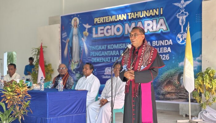 Dari Rumah ke Rumah, dari Gereja ke Bumi: Pesan Pastoral Uskup Hans Monteiro yang Menohok