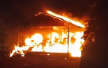 Rumah Yonathan Ronald Ladjar Ludes Terbakar. Foto: Istimewa.