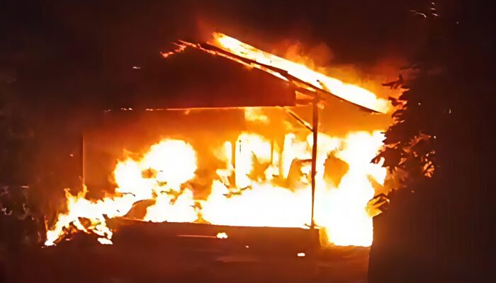 Obat Nyamuk Bakar Picu Kebakaran, Rumah Yonathan Ronald Ladjar Ludes Terbakar