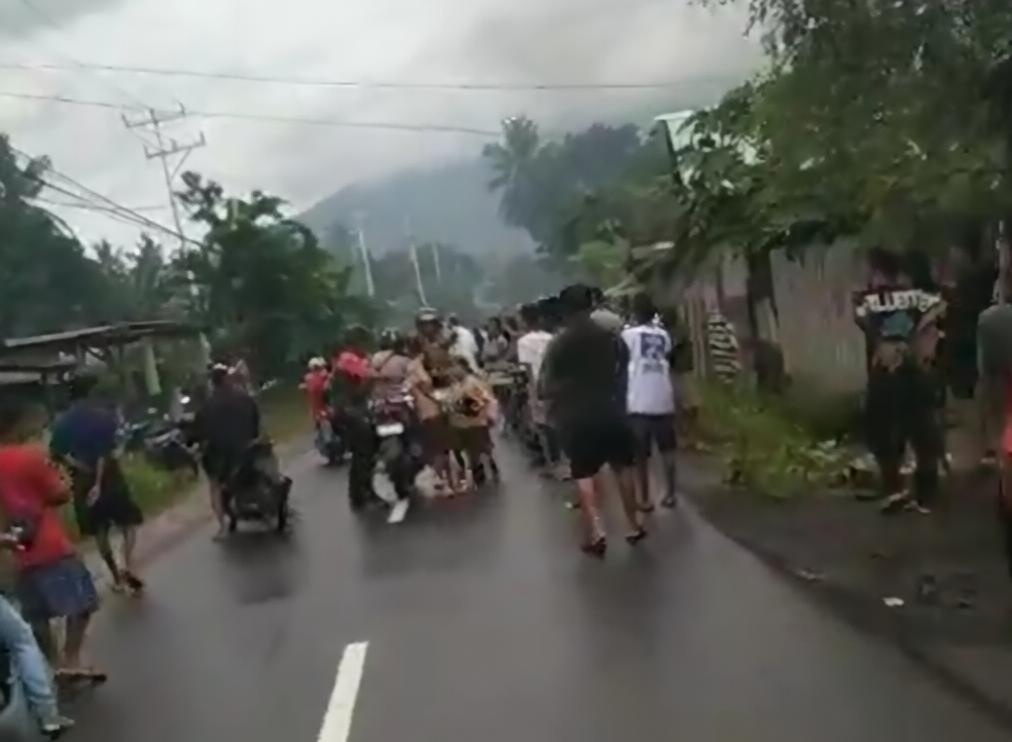 Perang antar Kampung Kembali Terjadi di Flores Timur: Rumah Dibakar, Warga Diminta Waspada. Foto: Istimewa.