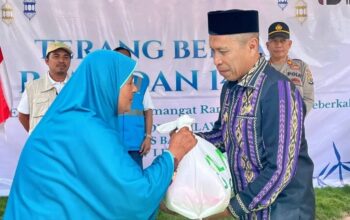 Wakil Bupati Lembata Apresiasi Program Terang Berkah Ramadan PLN. Foto: Istimewa.