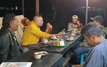 Alumni Jogja Lembata Siapkan Lapak Angkringan: Merajut Nostalgia, Membangun Kebersamaan. Foto: Istimewa.