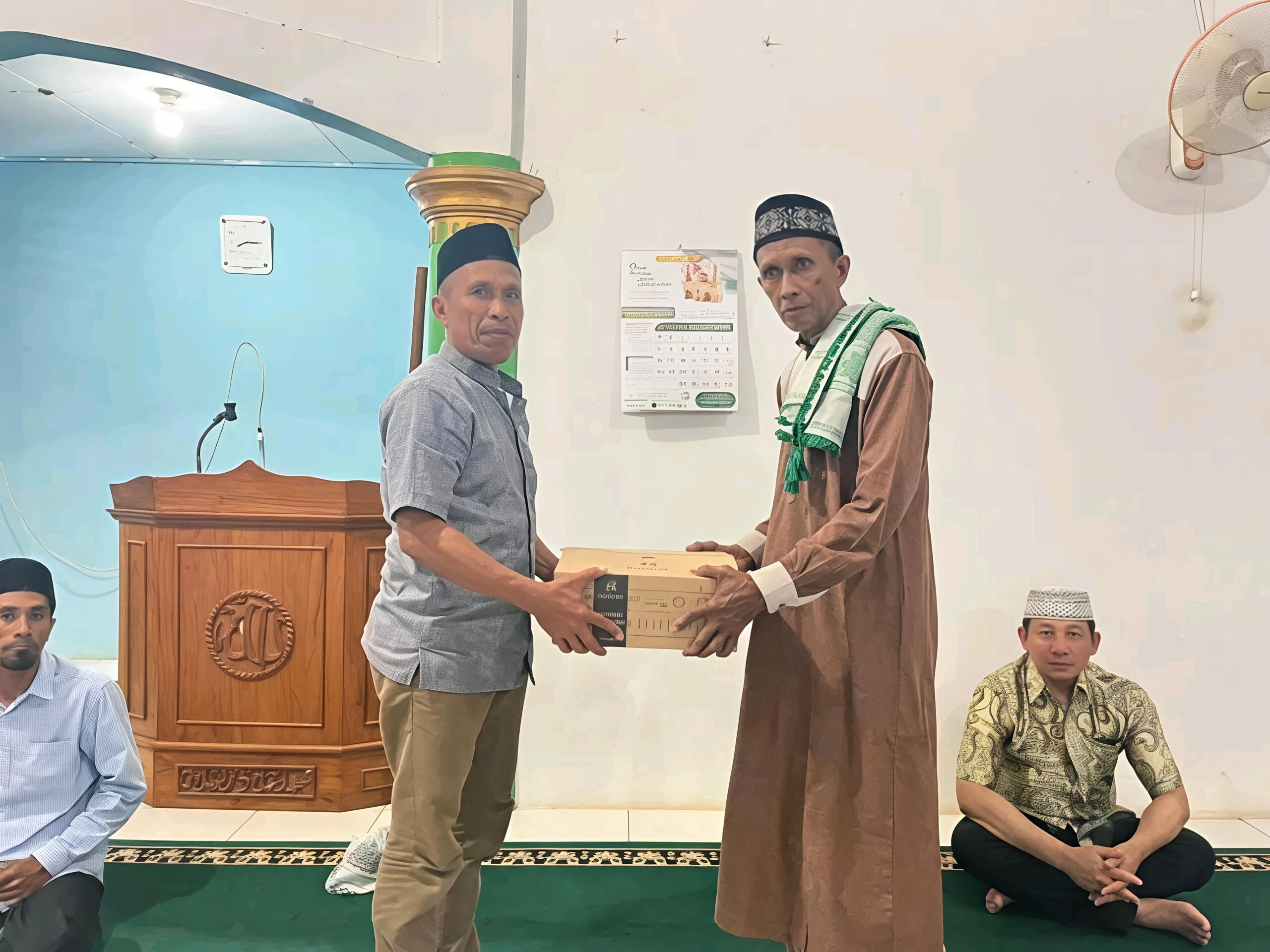 Safari Ramadan Wakil Bupati dan Kapolres Lembata Disambut Hangat di Masjid Darul Ikhlas Tagawiti. (Foto: Istimewa).