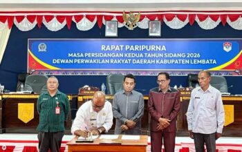 Penandatanganan berita acara persetujuan bersama yang berlangsung di Ruang Sidang Utama DPRD Kabupaten Lembata, Jumad (27/03/2026). Foto: Istimewa.