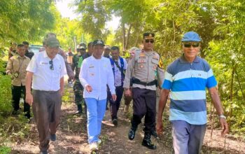 Pemda Lembata dan Aparat Turun ke Desa Nilanapo–Balurebong, Portal Jalan Dibuka Demi Kondusivitas. Foto: Istimewa.