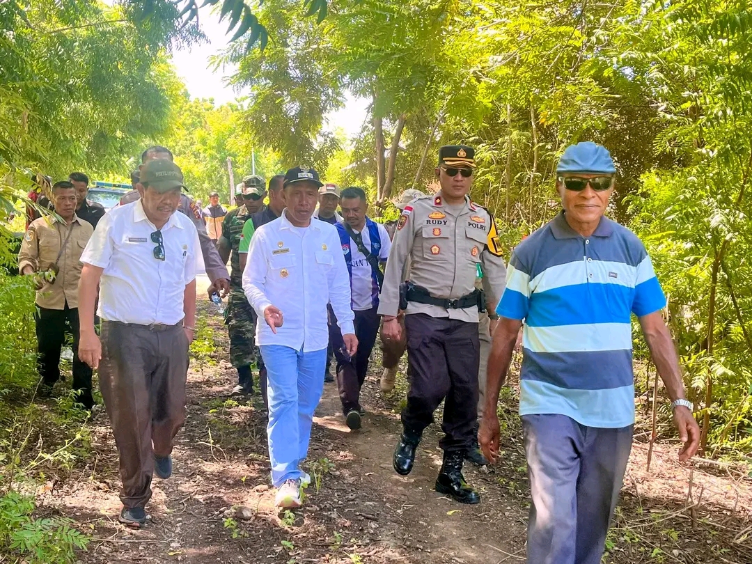 Pemda Lembata dan Aparat Turun ke Desa Nilanapo–Balurebong, Portal Jalan Dibuka Demi Kondusivitas. Foto: Istimewa.