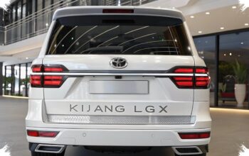 Tampak Belakang Toyota Kijang LGX 2026 Hybrid. Foto: Istimewa.